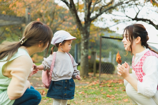 初めての保育園見学でチェックするポイントは？申し込みの時期についても紹介！